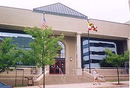 [photo, District Court, 120 East Chesapeake Ave., Towson (Baltimore County), Maryland]